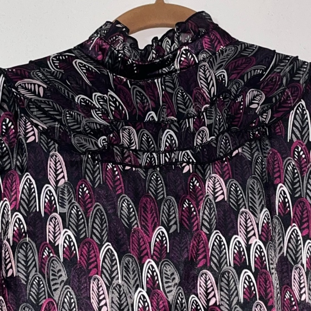 Apostrophe Ruffle Mock Neck Feather Print Blouse Purple Black Gray M - Picture 5 of 7
